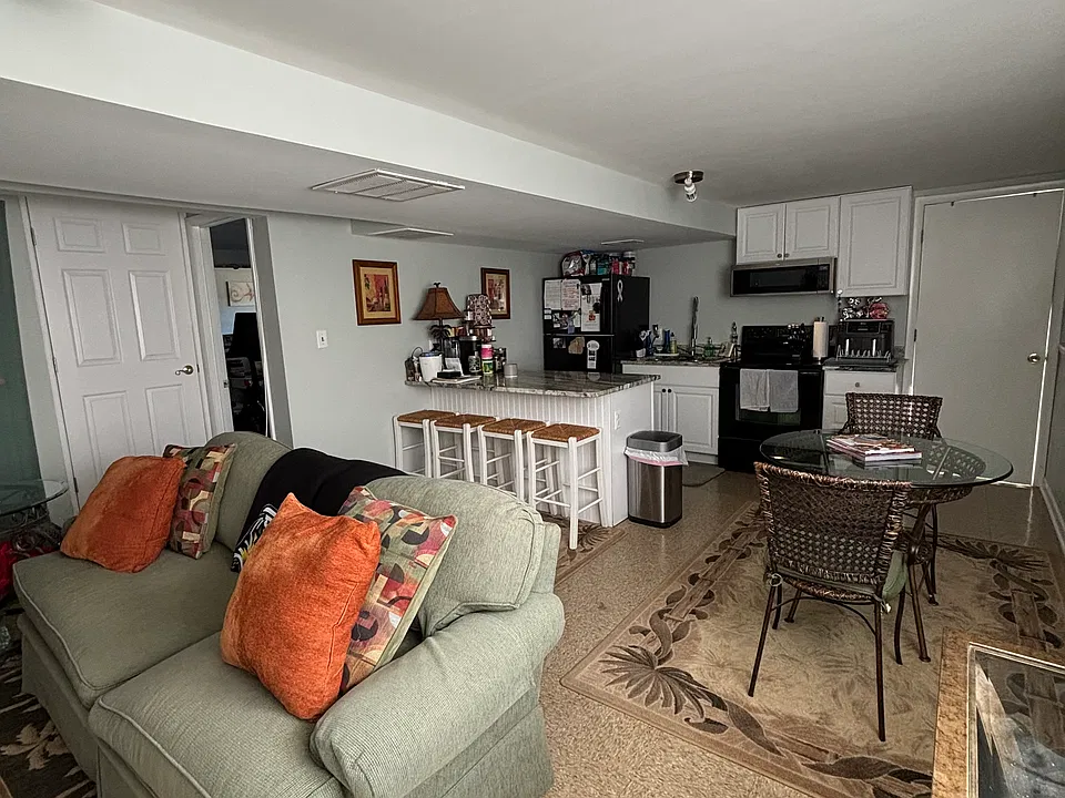 242 Ritchie Hwy #B