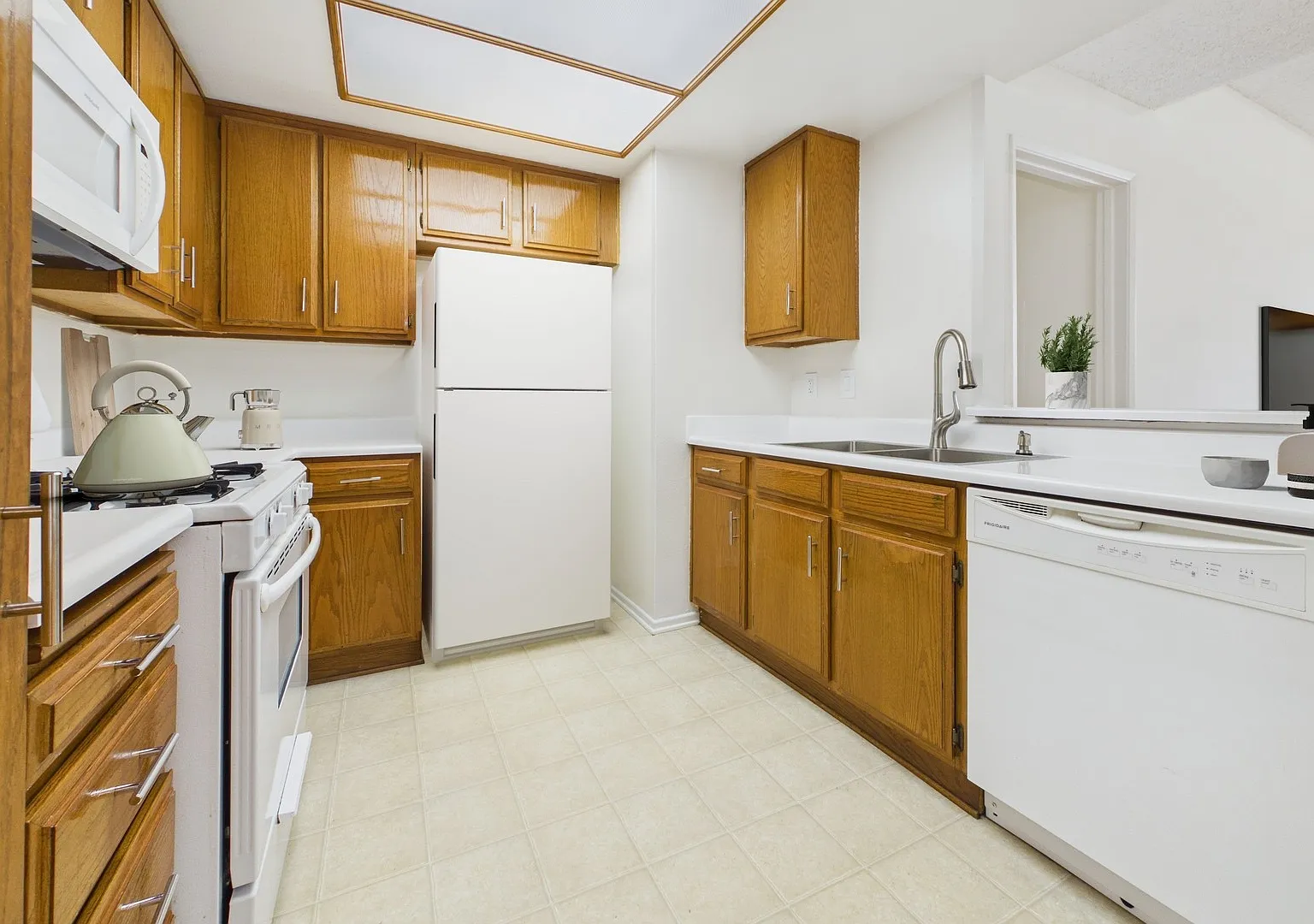 11641 Valley Spring Lane Apartments — Photo 1