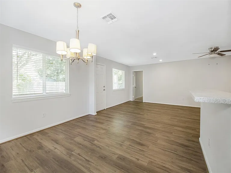 5830 Ettrick Dr — Photo 10