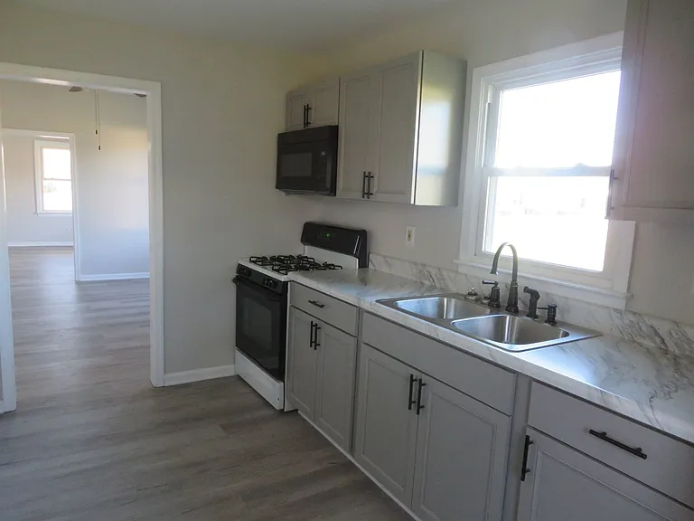 147 Witten St — Photo 9