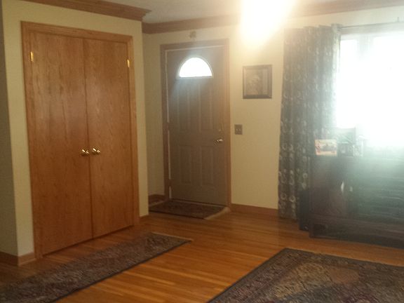 Living room w/Coat Closet