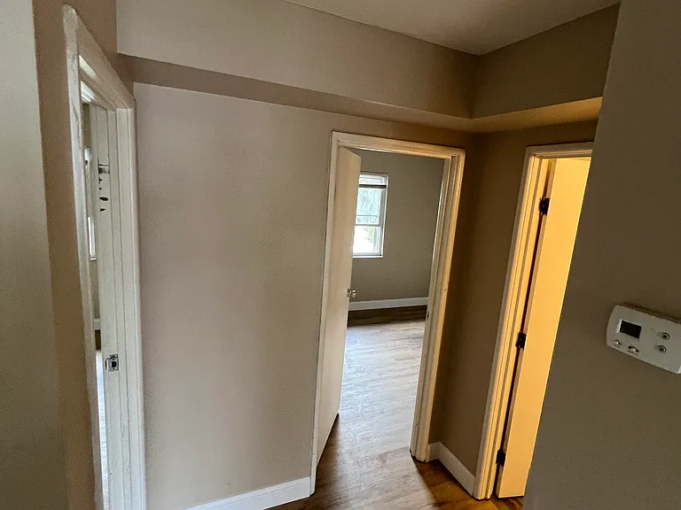 Hallway to bedrooms and bathroom