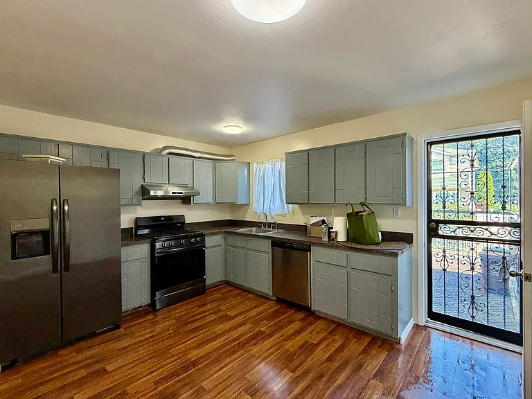 243 Tompkins Ave #2 — Photo 5