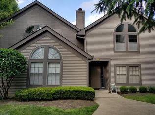 1133 Redtail Hawk Dr #2, Youngstown, OH 44512