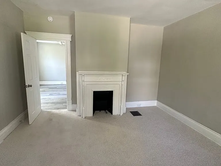 2228 E 78th St — Photo 9