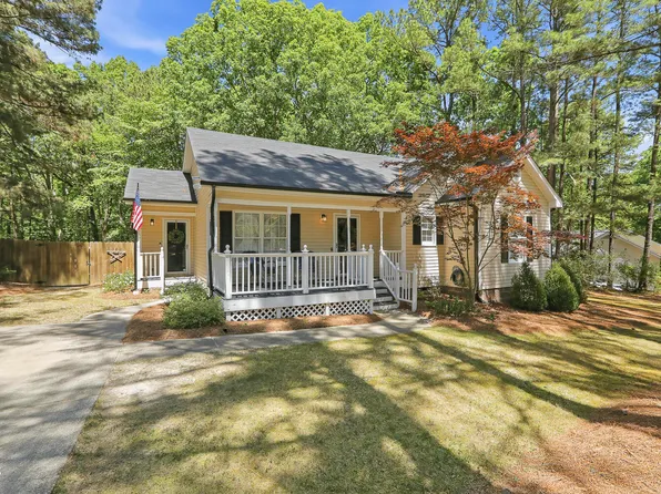 165 Hammerstone Dr, Fuquay Varina, NC 27526