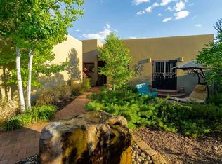 7464 Sagebrush Rd, Santa Fe, NM 87507