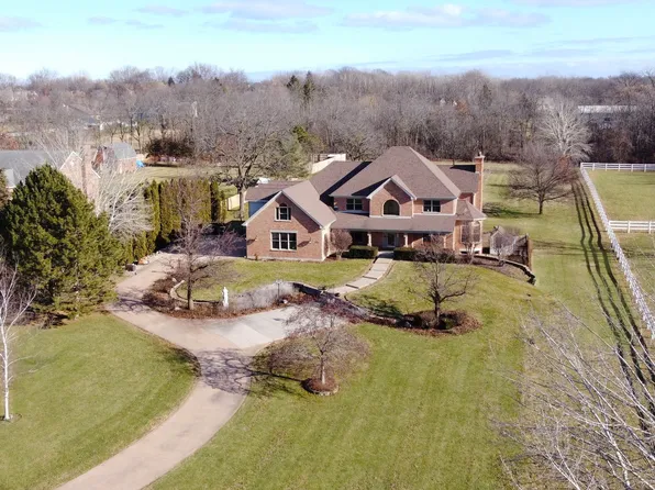 38675 N Chicago Ave, Wadsworth, IL 60083