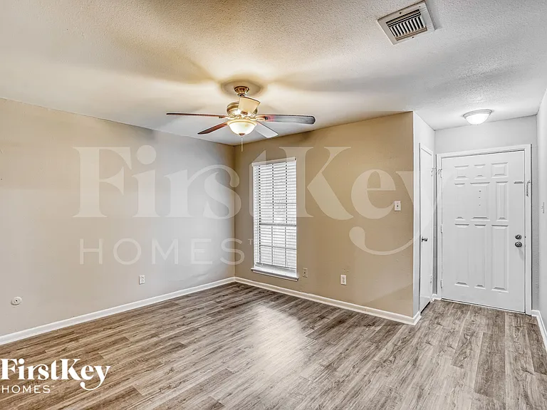 18742 Glen Briar Ln — Photo 4