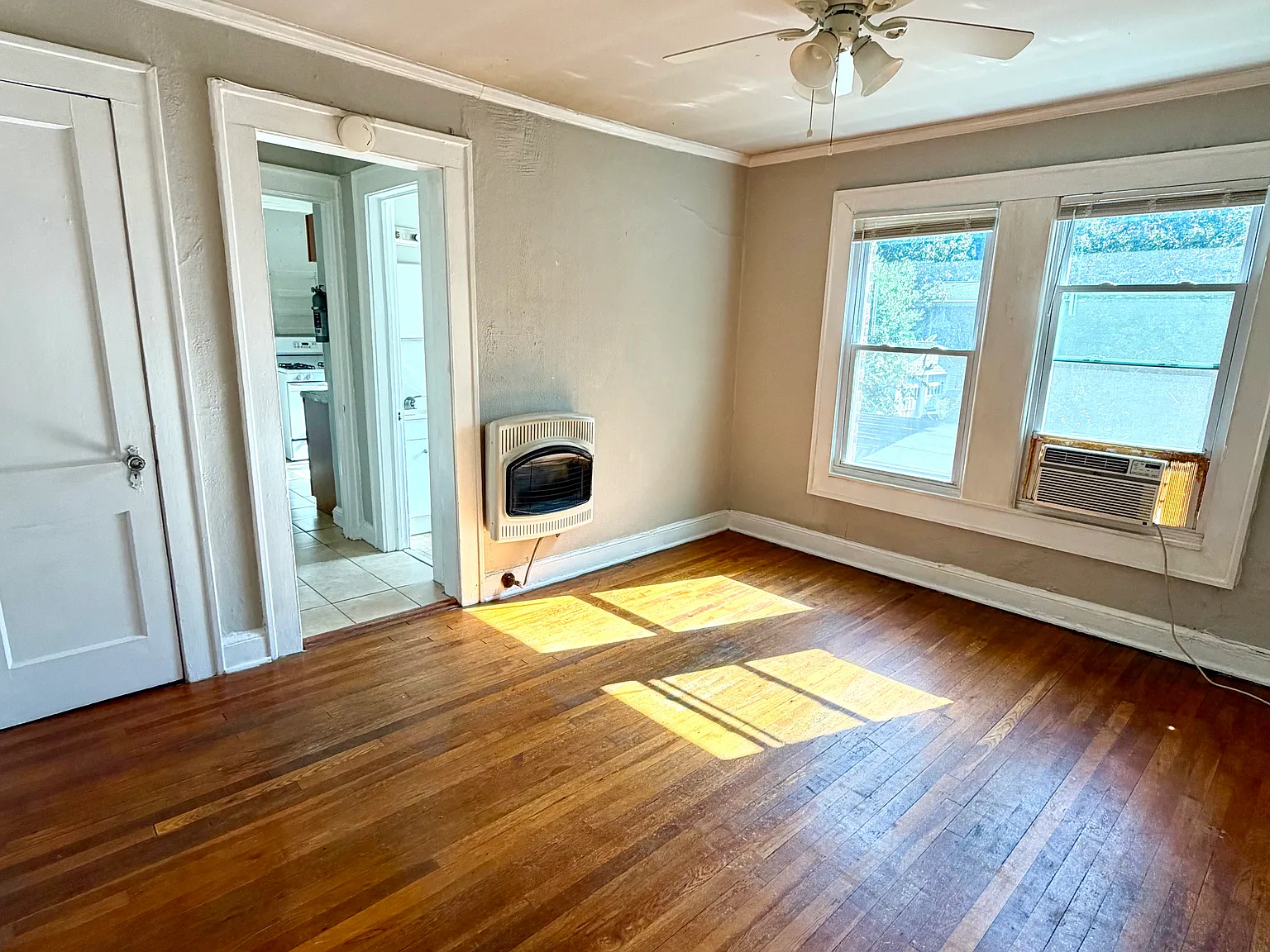 380 6th St NE — Photo 3