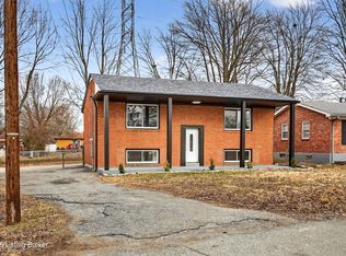 5915 Rocky Mountain Dr, Louisville, KY 40219