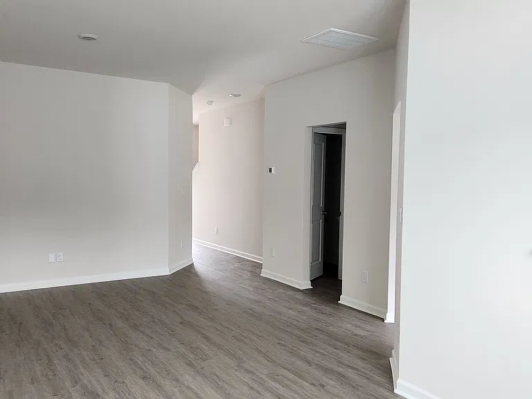 5634 Carrington Ct — Photo 17