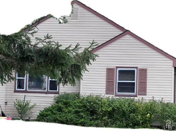 16 Laurence Pkwy, Laurence Harbor, NJ 08879