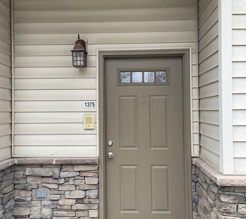 1st image of 1375 W Stone Meadow Dr