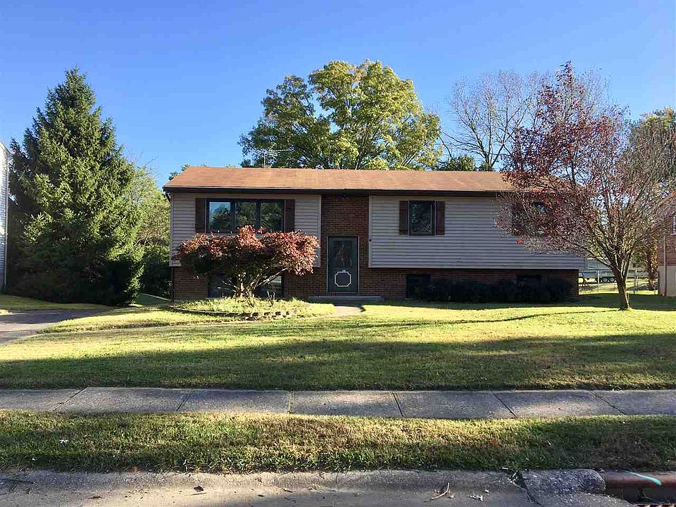 1st image of 831 Fawnhill Dr