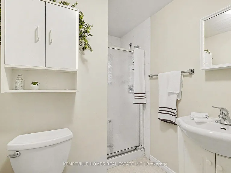 2-803 Saint Lawrence Ct #2 — Photo 9
