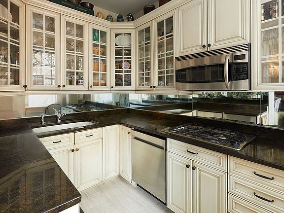 5th image of 23 Bethune St #3/4R