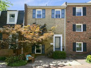 3873 Chain Bridge Rd, Fairfax, VA 22030