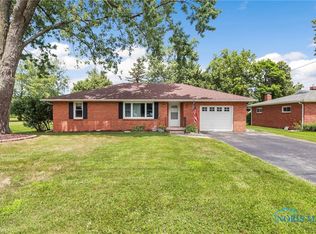 16078 W Poe Rd, Bowling Green, OH 43402