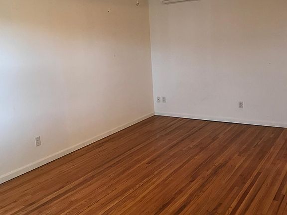 3rd image of 257-06 Hillside Ave