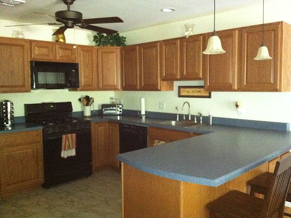 3rd image of 253 Pinebrook Dr