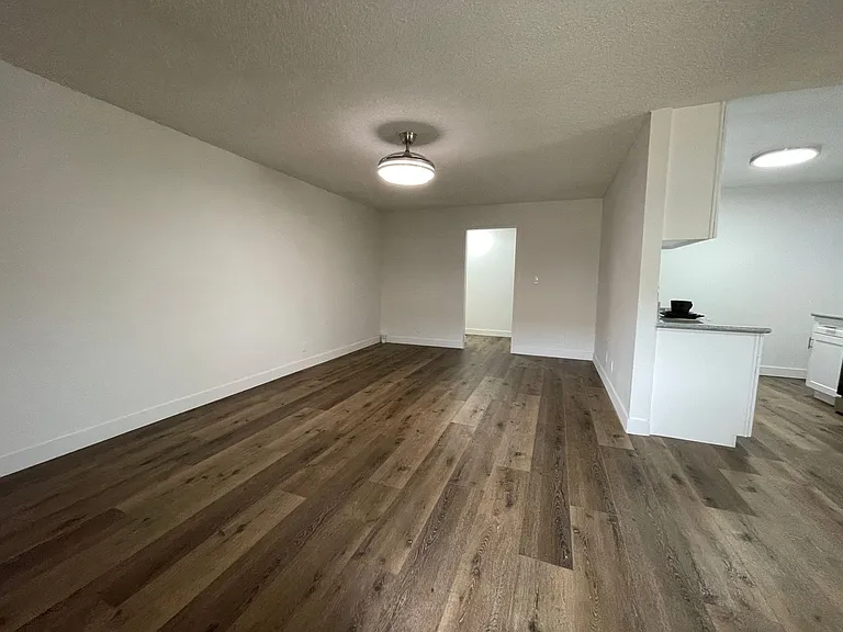20353 Saticoy St — Photo 48