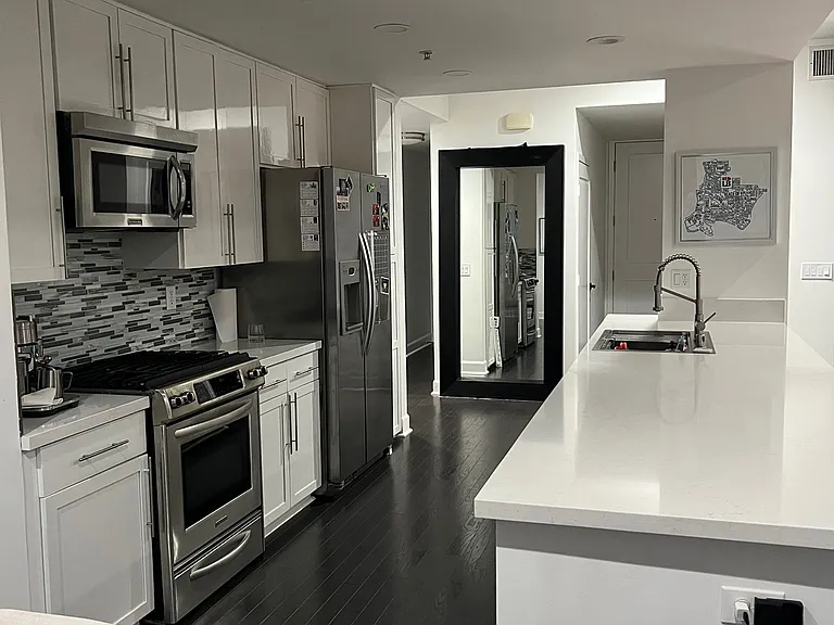300 E 4th St #402 — Photo 26