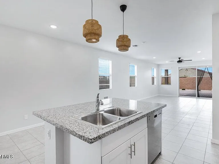 2570 E Corazon Trl — Photo 11