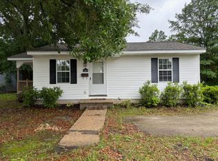 902 E 13th St, Lumberton, NC 28358