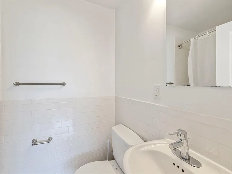 134 Summer St — Photo 17