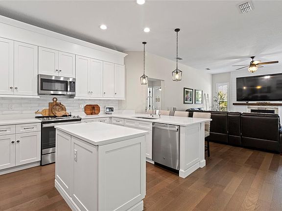 4th image of 11208 Ledgement Ln