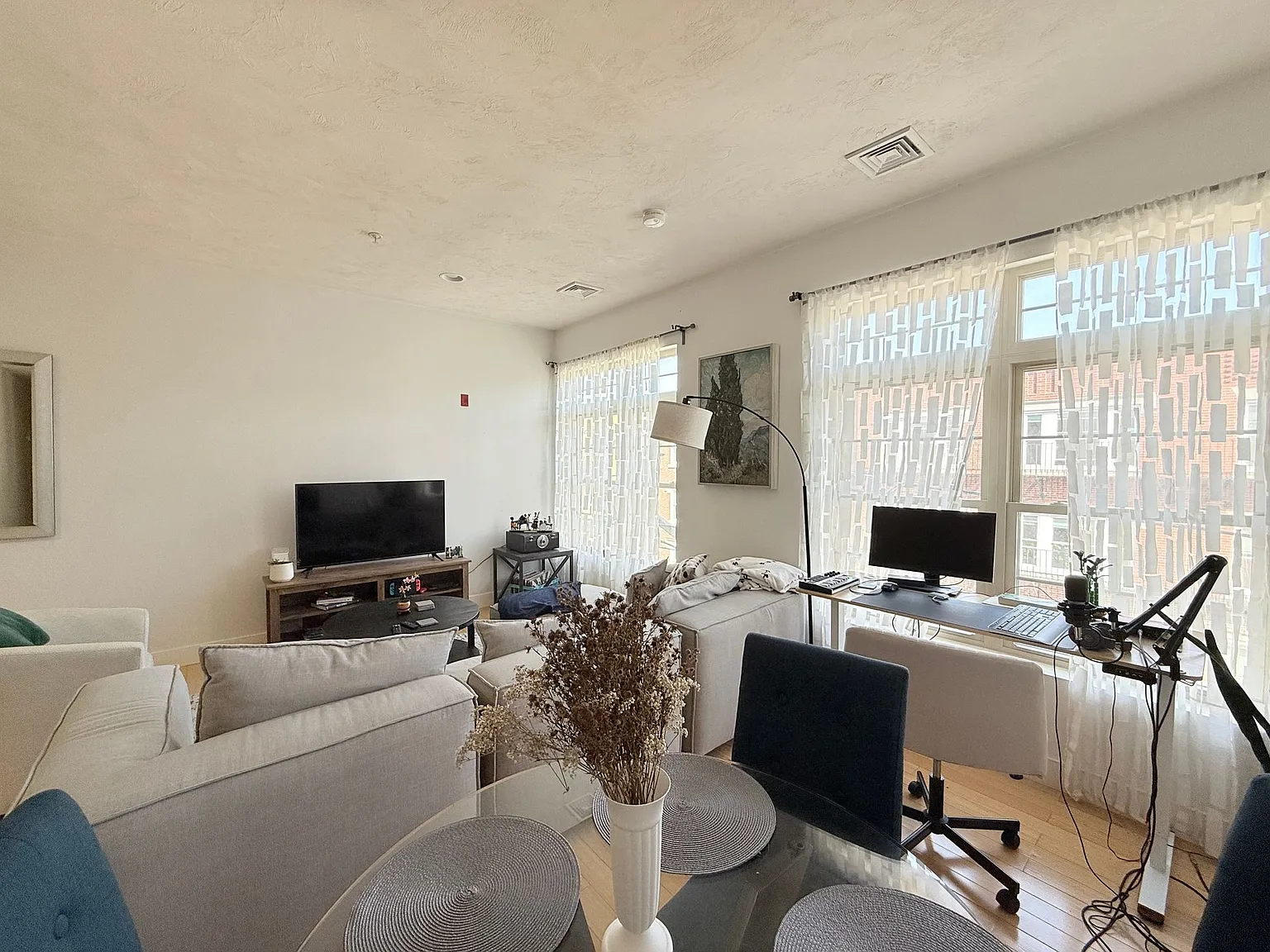 9 Gardner Street — Photo 2