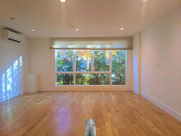 2nd image of 27 Van Buren St #1R
