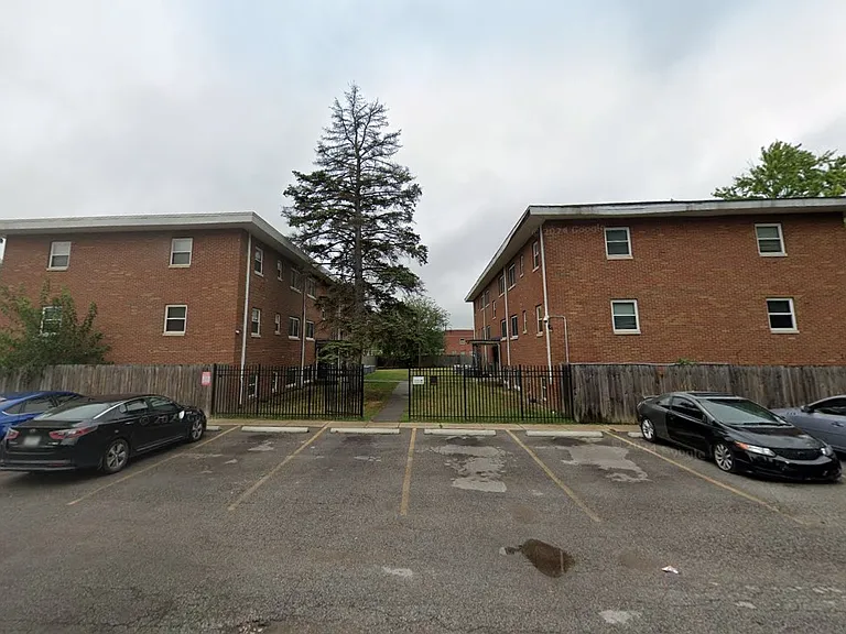 Parkside Living Apts — Photo 1