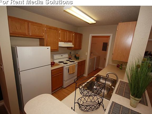 5th image of 410 Lanier Mill Cir