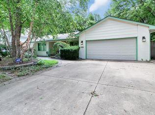 1116 E James St, Derby, KS 67037