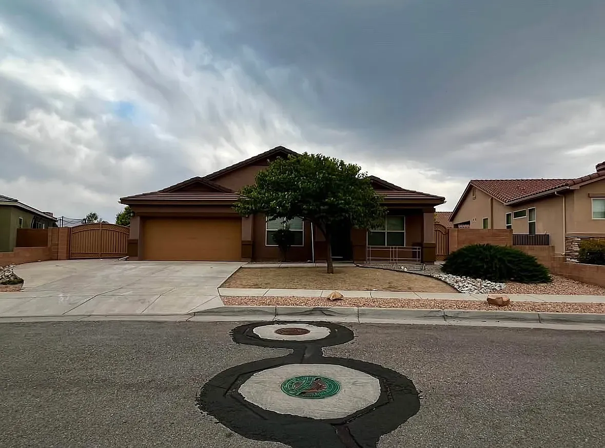 Hawk Eye Rd NW, Albuquerque — Photo 1