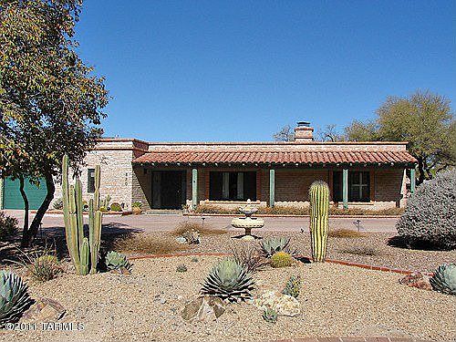 2nd image of 820 W Landoran Ln