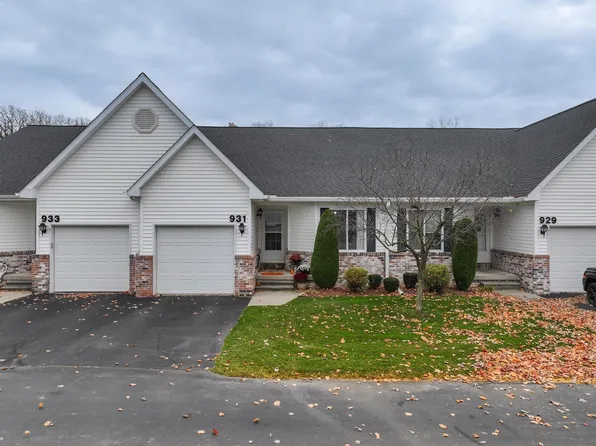 931 Lighthouse Dr, Marysville, MI 48040