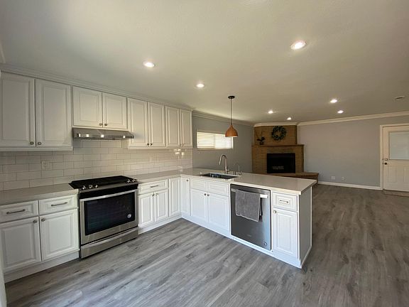 4th image of 224 S Heathdale Ave