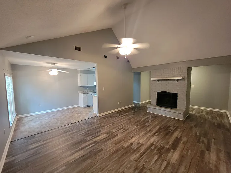 3528 Woodlake Rd — Photo 3