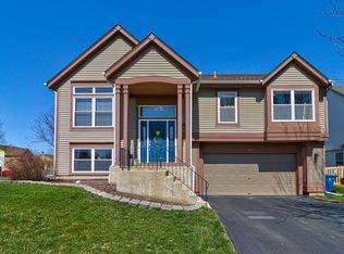 302 Barton Ct, Bartlett, IL 60103