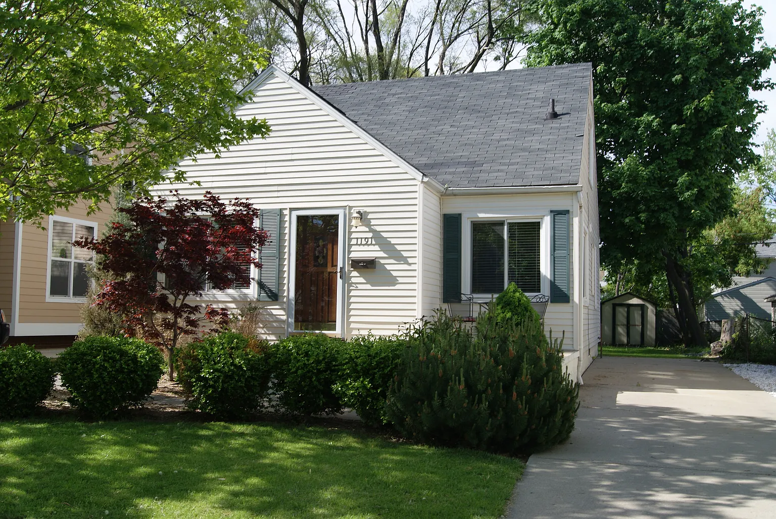 1191 E Lincoln Ave photo 1