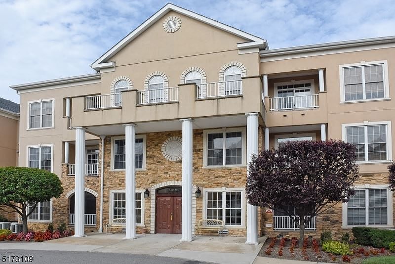 1st image of 2103 Franklin Ln #2103