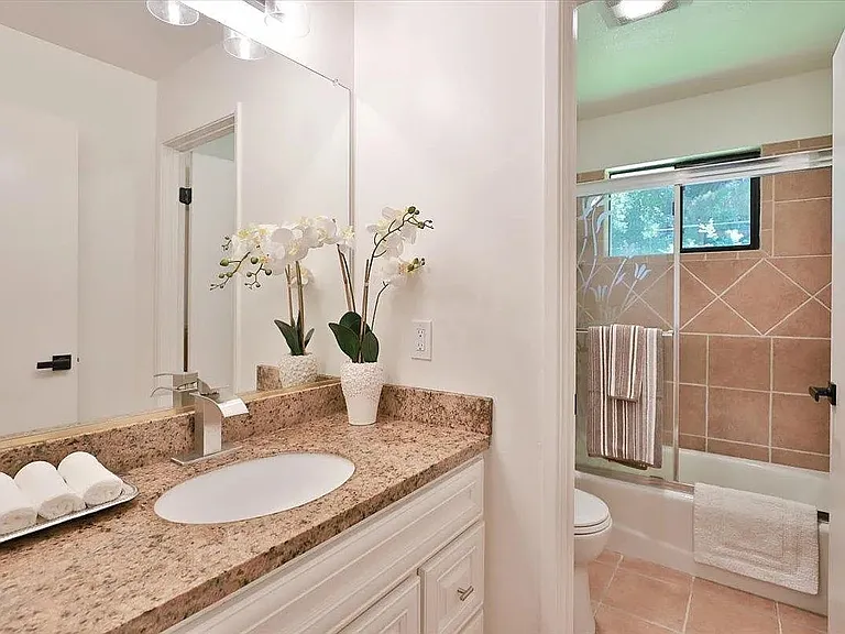 6821 Havenhurst Dr — Photo 17