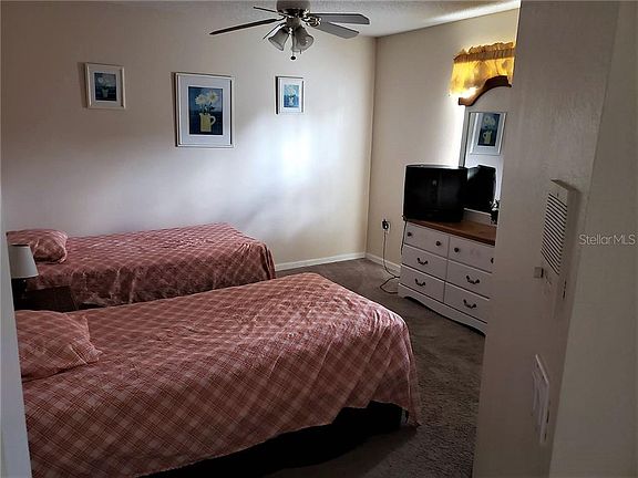 5th image of 1073 Lake Berkley Dr