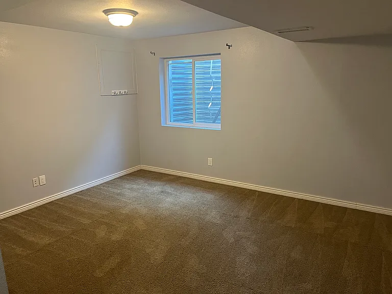 1435 Stoneham St — Photo 28