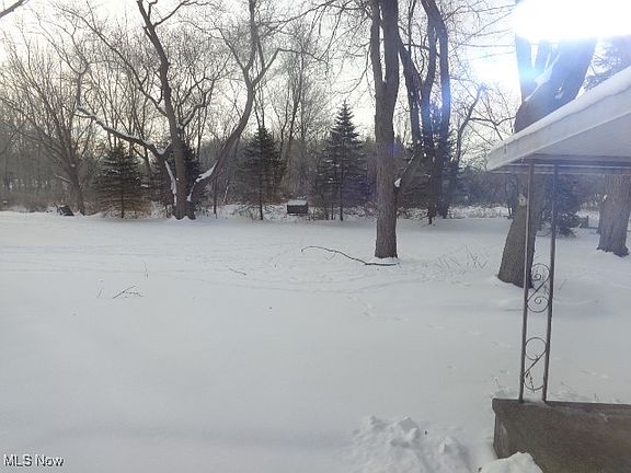3rd image of 9989 Albion Rd
