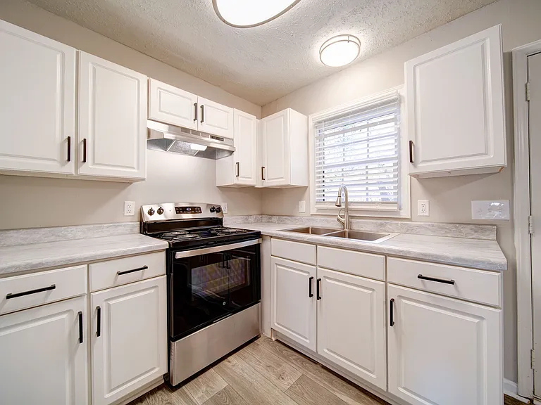 The Manor Townhomes — Photo 30