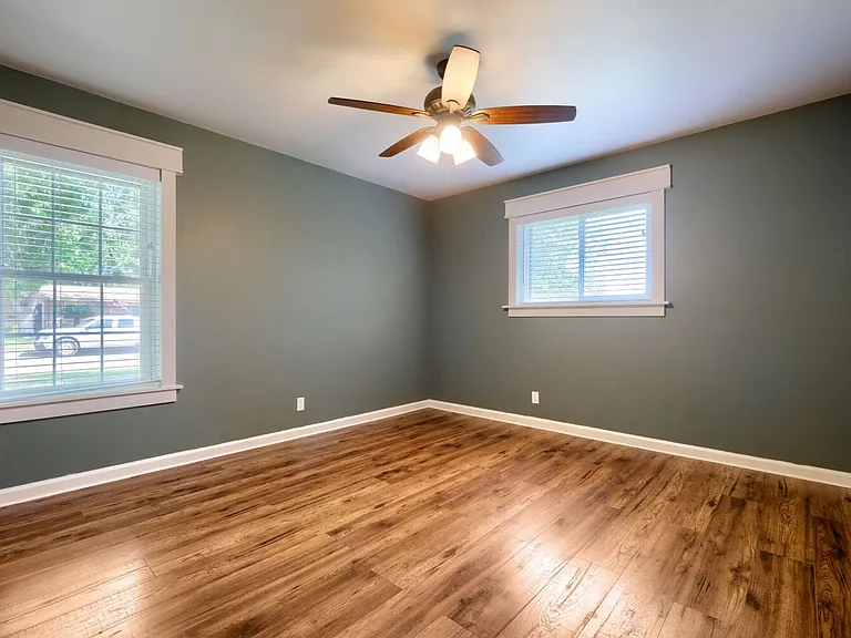 816 Aviation Ave — Photo 7